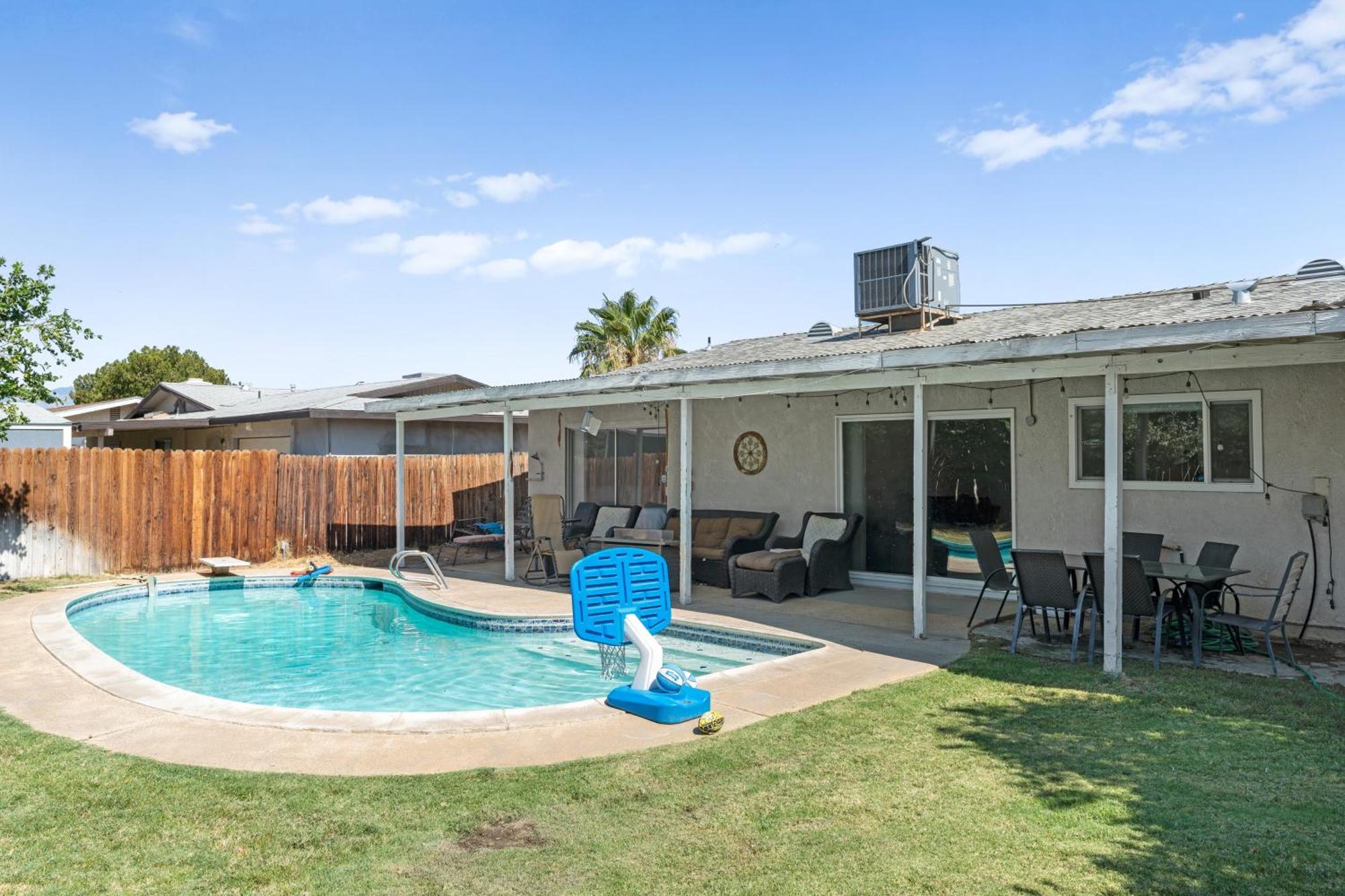 Indio Home With Heated Pool 2 Mi To Coachella! Exterior photo