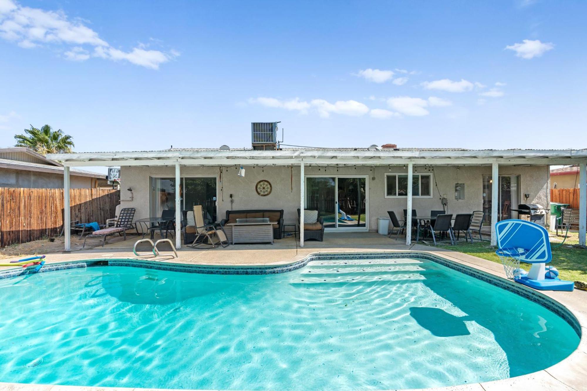 Indio Home With Heated Pool 2 Mi To Coachella! Exterior photo